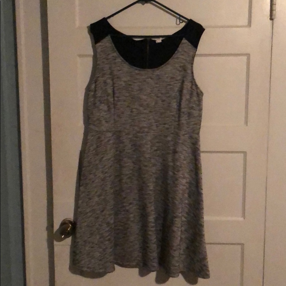 Gray/Black sleeveless dress